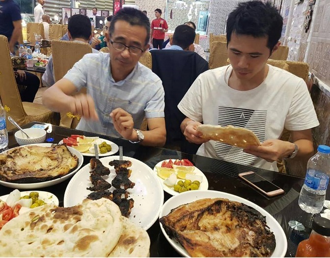 الخبراء الصينيون في ضيافة المجمع السكني في العباسية